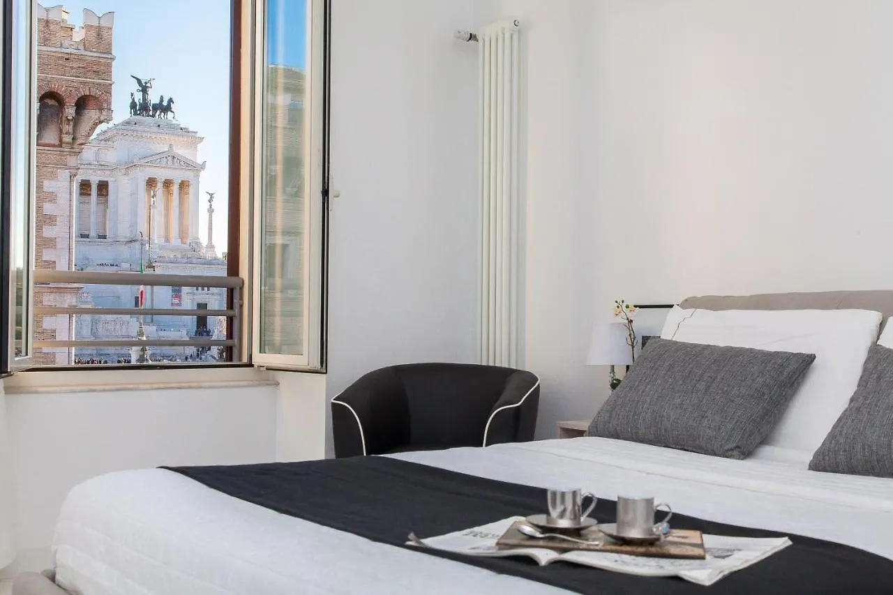 Piazza Venezia White Apartments روما إيطاليا