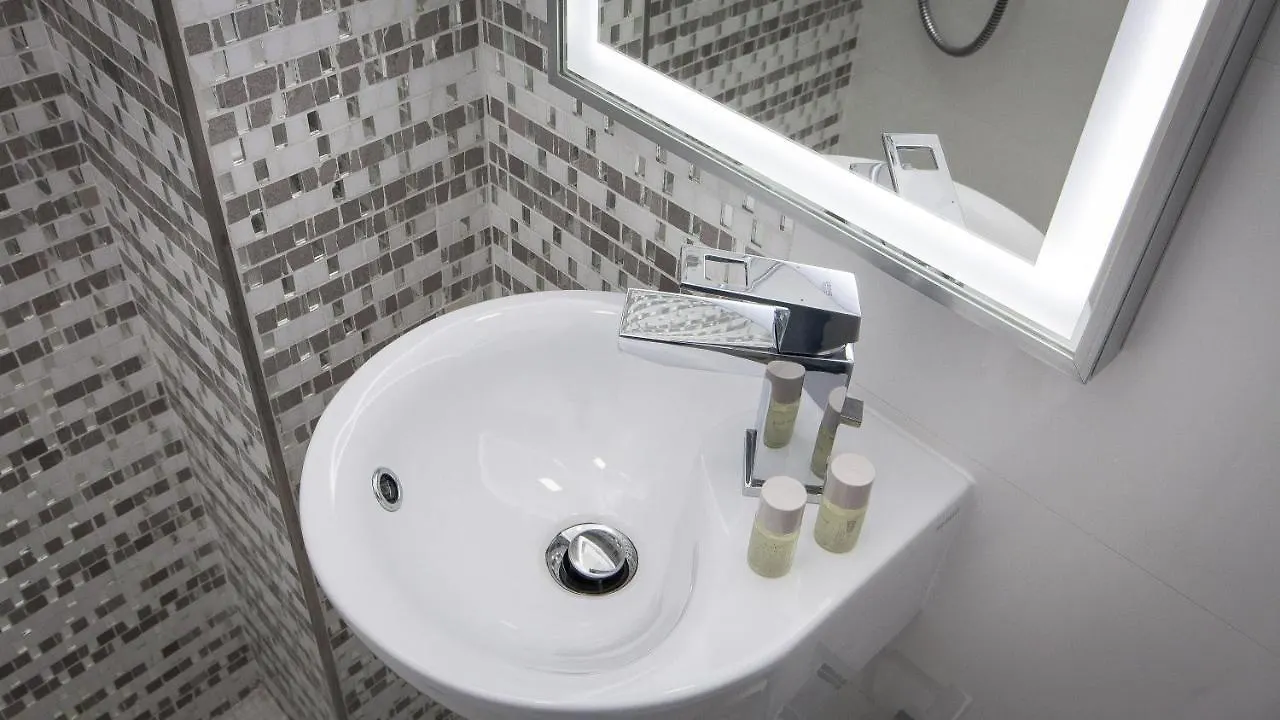 Piazza Venezia White Apartments روما إيطاليا