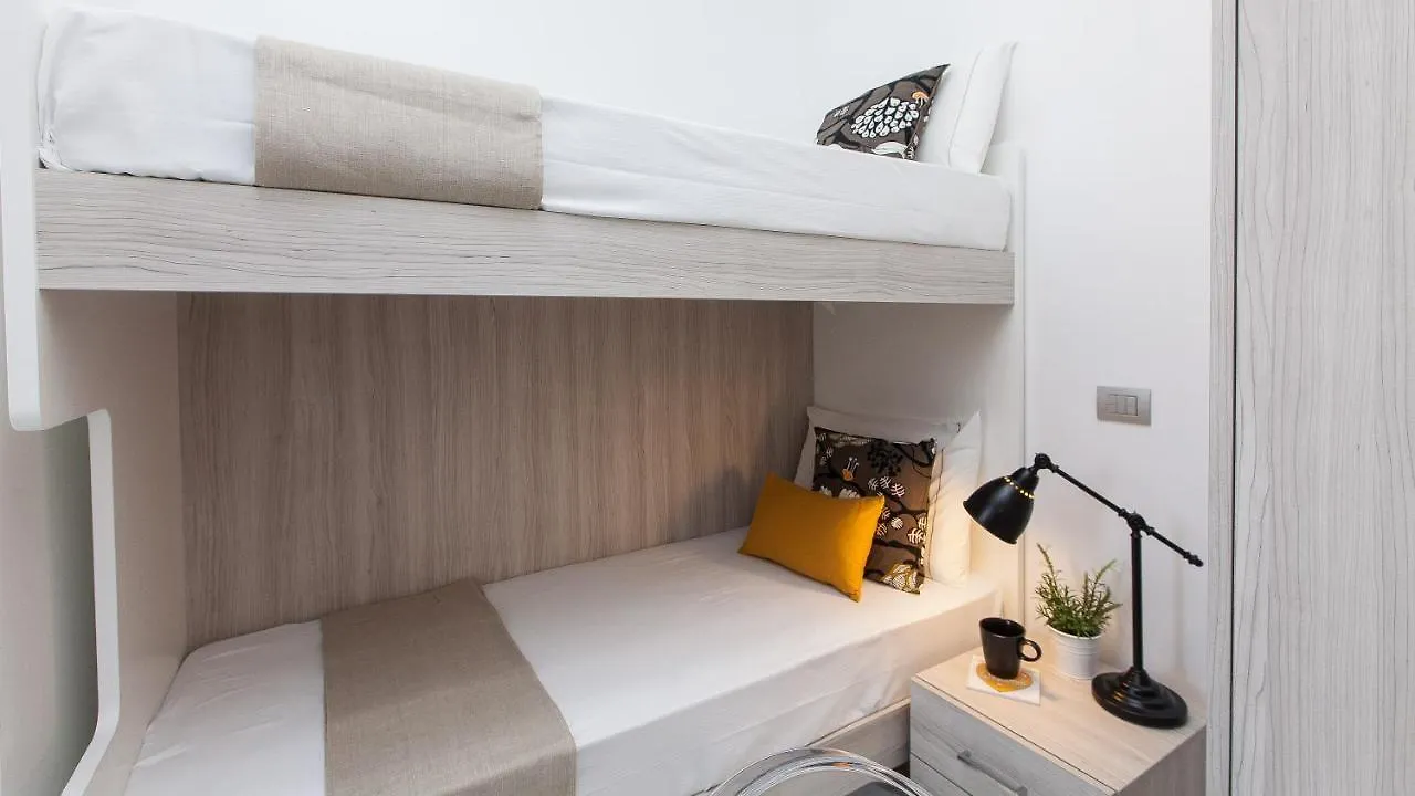 Piazza Venezia White Apartments روما إيطاليا